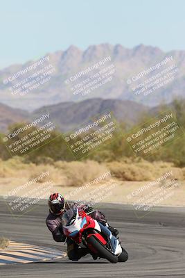 media/Nov-16-2025-Race Pace (Sun) [[8c5fa54630]]/Non Verified Riders (1st 20 Minutes)/2-Turn 10 (1010am)/